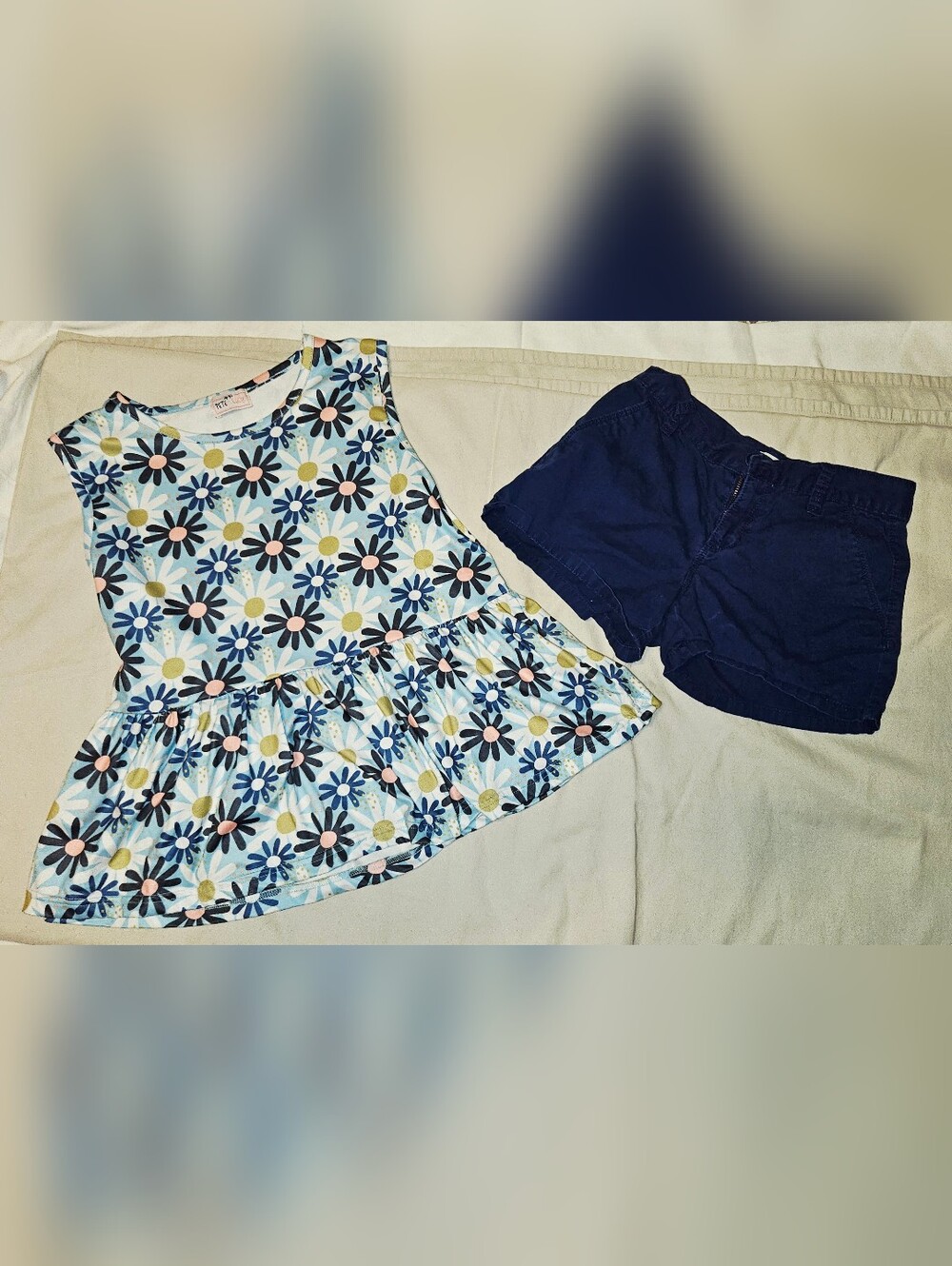 Girls Size 10 Floral Daisy Peplum Tank Top & Navy Shorts Set Used Good